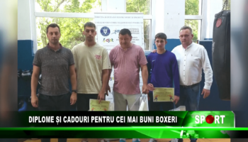 Diplome și cadouri pentru cei mai buni boxeri