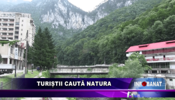 Turiștii caută natura