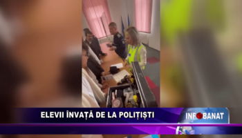 Elevi învață de la polițiștii