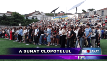 A sunat clopoțelul